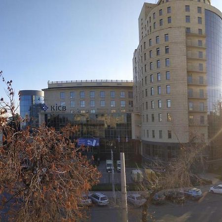 Aura On Erkindik Boulevard Bischkek Exterior foto